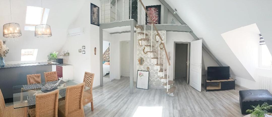 100 M De La Apartment