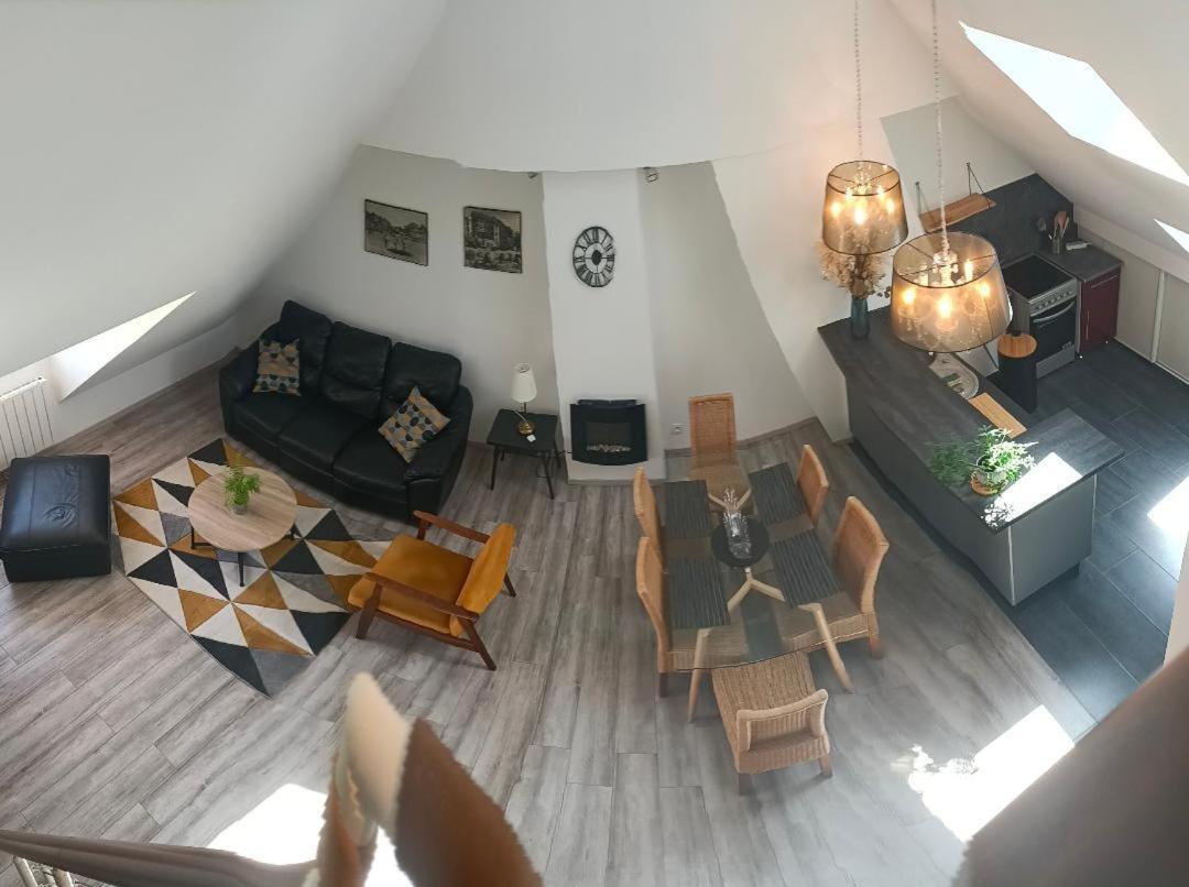 Apartment 100 M De La *